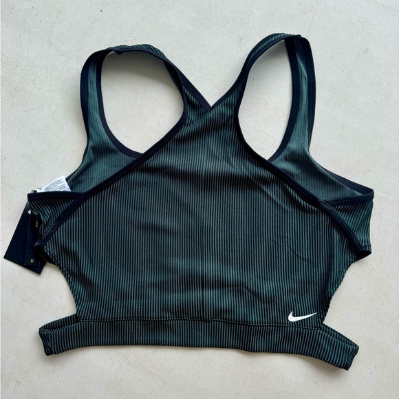 Nike Naomi Osaka Crop Top - Picture 6 of 7